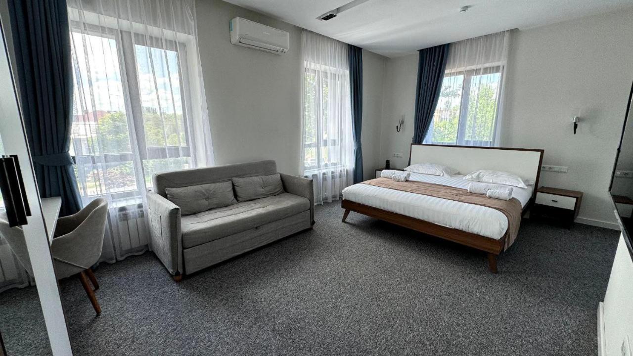 Hotel 78 Cafe Karakoł Zewnętrze zdjęcie
